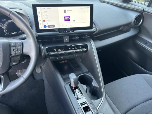 Toyota C-HR 2.0 Hybrid 200 First Edition | 06-10141018 Voor meer informatie ActivLease financial lease