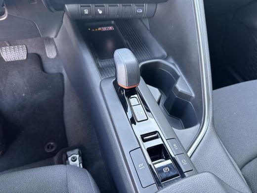 Toyota C-HR 2.0 Hybrid 200 First Edition | 06-10141018 Voor meer informatie ActivLease financial lease