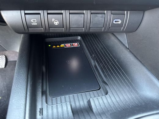 Toyota C-HR 2.0 Hybrid 200 First Edition | 06-10141018 Voor meer informatie ActivLease financial lease