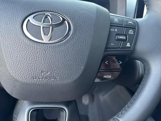 Toyota C-HR 2.0 Hybrid 200 First Edition | 06-10141018 Voor meer informatie ActivLease financial lease