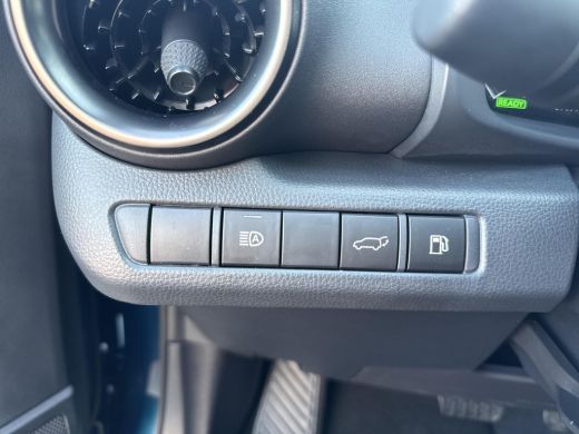 Toyota C-HR 2.0 Hybrid 200 First Edition | 06-10141018 Voor meer informatie ActivLease financial lease