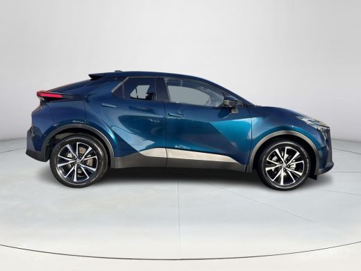 Toyota C-HR 2.0 Hybrid 200 First Edition | 06-10141018 Voor meer informatie ActivLease financial lease