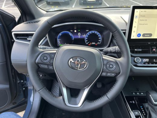 Toyota Corolla Cross Hybrid 140 Dynamic ActivLease financial lease