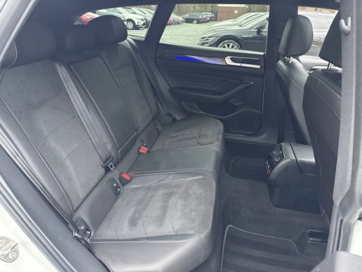 Volkswagen Arteon eHYBRID 218PK DSG R-LINE BUSINESS+ TREKHAAK/360CAMERA/PANORAMADAK ActivLease financial lease