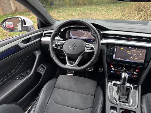 Volkswagen Arteon eHYBRID 218PK DSG R-LINE BUSINESS+ TREKHAAK/360CAMERA/PANORAMADAK ActivLease financial lease