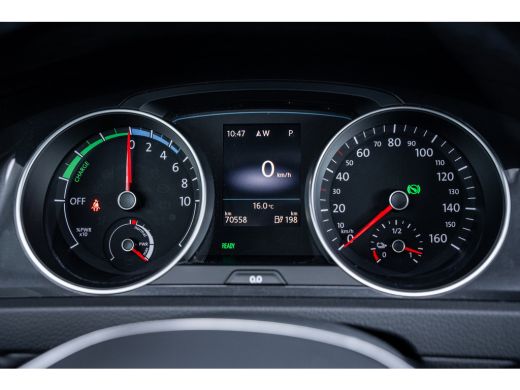 Volkswagen e-Golf GP Edition 36Kwh SOH 92% | Airco (automatisch) | Cruise control adaptief | Navigatiesysteem full ... ActivLease financial lease