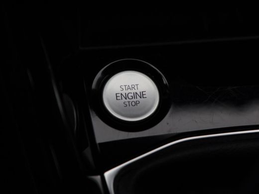 Volkswagen T-Cross 1.0 TSi 115 Pk Automaat Life Edition | Virtual Cockpit | Adaptive Cruise | Camera | LED | Stoelve... ActivLease financial lease