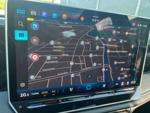 Volkswagen Tiguan R-Line Edition - eHybrid | 'App-Connect' draadloze smartphone integratie | Automatische afstandsr... ActivLease financial lease