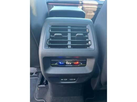 Volkswagen Tiguan R-Line Edition - eHybrid | 'App-Connect' draadloze smartphone integratie | Automatische afstandsr... ActivLease financial lease