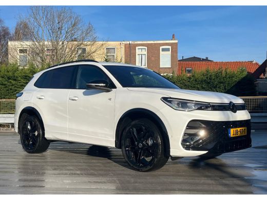 Volkswagen Tiguan R-Line Edition - eHybrid | 'App-Connect' draadloze smartphone integratie | Automatische afstandsr... ActivLease financial lease