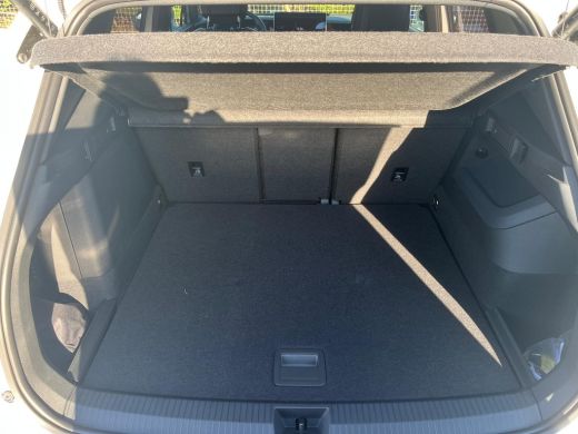 Volkswagen Tiguan R-Line Edition - eHybrid | 'App-Connect' draadloze smartphone integratie | Automatische afstandsr... ActivLease financial lease