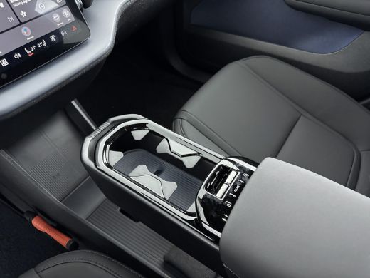 Volvo  EX30 Single Motor Plus Europa 51 kWh | Stoel + Stuurverwarming | 18 inch LM Velgen | PDC + camera | Wa... ActivLease financial lease