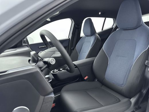 Volvo  EX30 Single Motor Plus Europa 51 kWh | Stoel + Stuurverwarming | 18 inch LM Velgen | PDC + camera | Wa... ActivLease financial lease