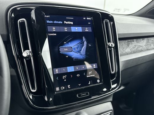 Volvo  EX40 Single Motor Extended Range Plus 82 kWh | 19" Allseason | Trekhaak | Adaptieve Cruise | BLIS | St... ActivLease financial lease