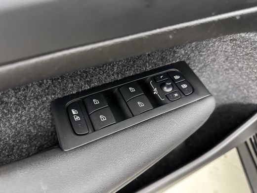 Volvo  EX40 Single Motor Extended Range Plus 82 kWh | 19" Allseason | Trekhaak | Adaptieve Cruise | BLIS | St... ActivLease financial lease