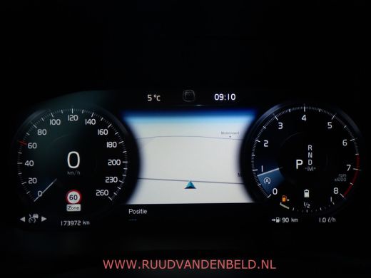 Volvo  V60 2.0 B3 ACC / SPORTLEER / TREKHAAK / PILOT-ASSIST / CAMERA / CARPLAY ActivLease financial lease