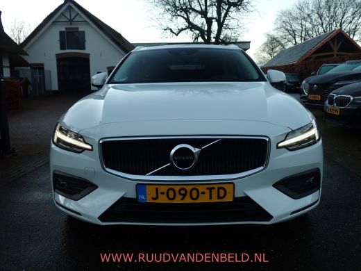 Volvo  V60 2.0 B3 ACC / SPORTLEER / TREKHAAK / PILOT-ASSIST / CAMERA / CARPLAY ActivLease financial lease