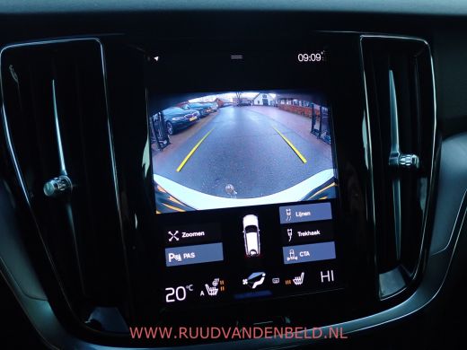 Volvo  V60 2.0 B3 ACC / SPORTLEER / TREKHAAK / PILOT-ASSIST / CAMERA / CARPLAY ActivLease financial lease