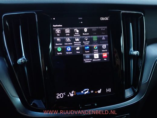 Volvo  V60 2.0 B3 ACC / SPORTLEER / TREKHAAK / PILOT-ASSIST / CAMERA / CARPLAY ActivLease financial lease