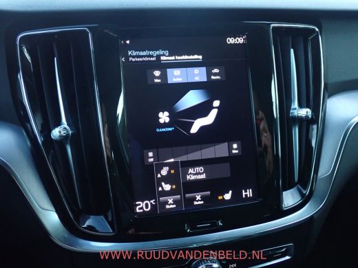 Volvo  V60 2.0 B3 ACC / SPORTLEER / TREKHAAK / PILOT-ASSIST / CAMERA / CARPLAY ActivLease financial lease