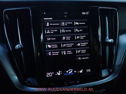 Volvo  V60 2.0 B3 ACC / SPORTLEER / TREKHAAK / PILOT-ASSIST / CAMERA / CARPLAY ActivLease financial lease