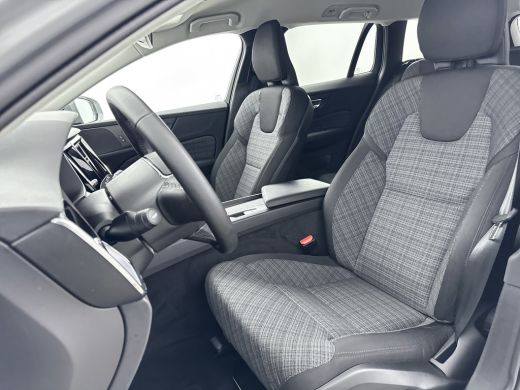 Volvo  V60 B3 Essential | 18" | Google | Carplay | Parkeercamera | Parkeersensoren V+A | LED | Climate Contr... ActivLease financial lease