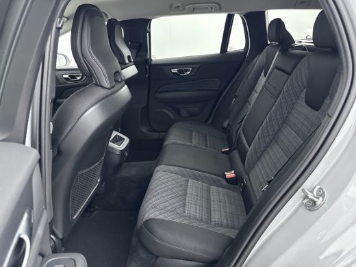 Volvo  V60 B3 Essential | 18" | Google | Carplay | Parkeercamera | Parkeersensoren V+A | LED | Climate Contr... ActivLease financial lease