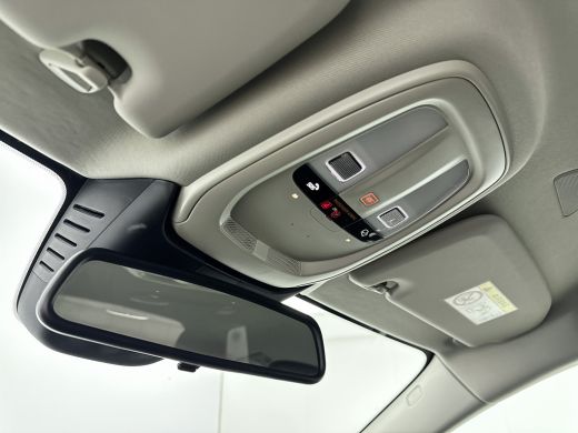 Volvo  V60 B3 Essential | 18" | Google | Carplay | Parkeercamera | Parkeersensoren V+A | LED | Climate Contr... ActivLease financial lease