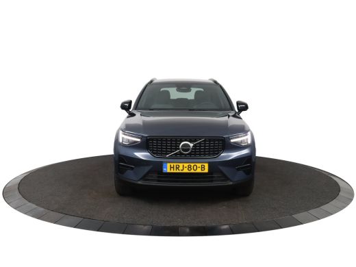 Volvo  XC40 2.0 B4 Plus Dark Trekhaak | BLIS | Camera | Harman Kardon | Adaptive Cruise ActivLease financial lease