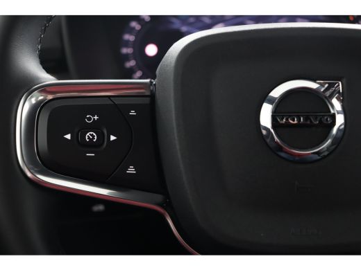 Volvo  XC40 2.0 B4 Plus Dark Trekhaak | BLIS | Camera | Harman Kardon | Adaptive Cruise ActivLease financial lease