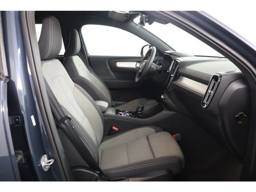 Volvo  XC40 2.0 B4 Plus Dark Trekhaak | BLIS | Camera | Harman Kardon | Adaptive Cruise ActivLease financial lease