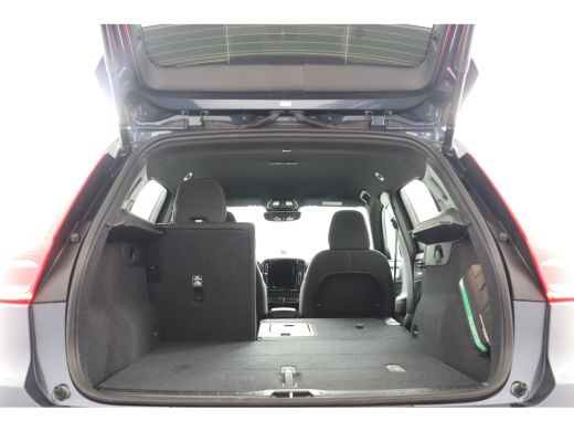 Volvo  XC40 2.0 B4 Plus Dark Trekhaak | BLIS | Camera | Harman Kardon | Adaptive Cruise ActivLease financial lease