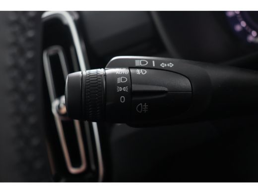 Volvo  XC40 2.0 B4 Plus Dark Trekhaak | BLIS | Camera | Harman Kardon | Adaptive Cruise ActivLease financial lease