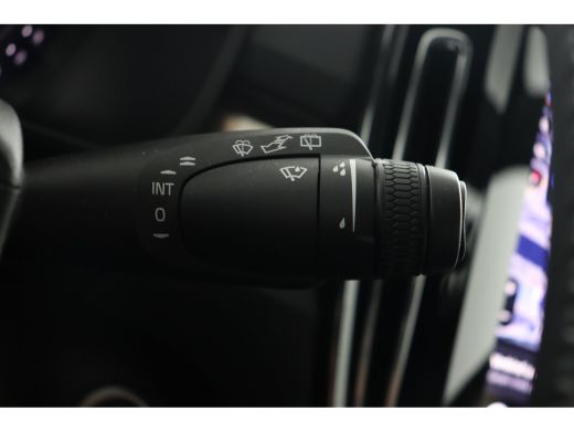 Volvo  XC40 2.0 B4 Plus Dark Trekhaak | BLIS | Camera | Harman Kardon | Adaptive Cruise ActivLease financial lease