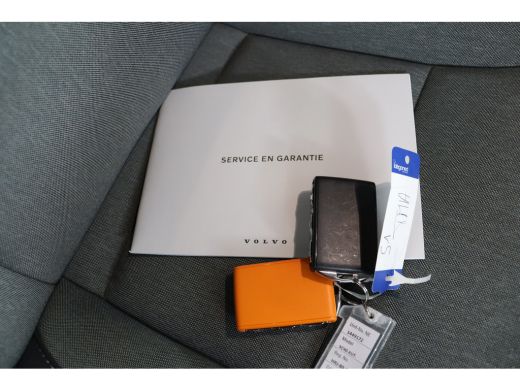 Volvo  XC40 2.0 B4 Plus Dark Trekhaak | BLIS | Camera | Harman Kardon | Adaptive Cruise ActivLease financial lease