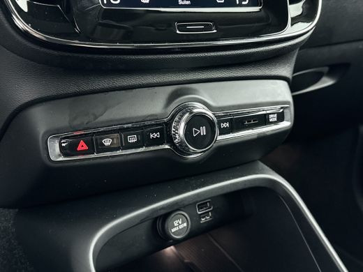 Volvo  XC40 T4 Recharge Inscription | 19" | Leder | Trekhaak | Parkeercamera | Adaptieve Cruise | Getint glas... ActivLease financial lease