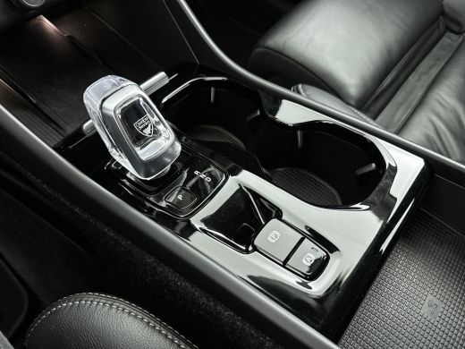 Volvo  XC40 T4 Recharge Inscription | 19" | Leder | Trekhaak | Parkeercamera | Adaptieve Cruise | Getint glas... ActivLease financial lease