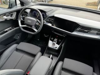 Audi Q4 e-tron 45 quattro 82kWh 286pk S Edition Competition | Panoramadak | Dodehoeksensoren | Adaptive cruise c...