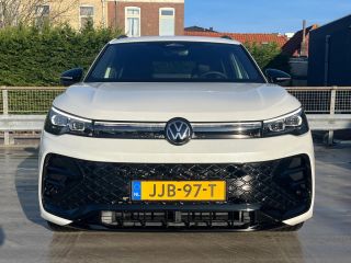 Volkswagen Tiguan R-Line Edition - eHybrid | 'App-Connect' draadloze smartphone integratie | Automatische afstandsr...