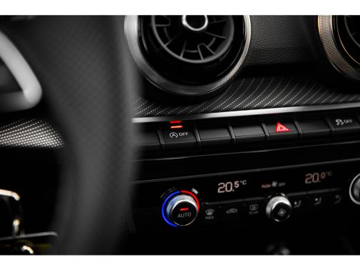 Audi Q2 S edition | Audi smartphone interface | Audi virtual cockpit | Cruise control (incl. speedlimiter) ActivLease financial lease