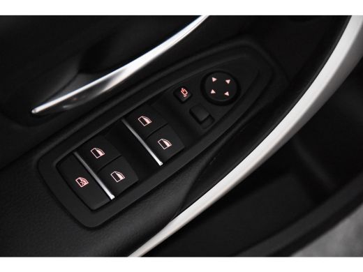 BMW 3 Serie 318i Touring *1ste Eigenaar*Leer*Navigatie*Stoelverwarming* ActivLease financial lease