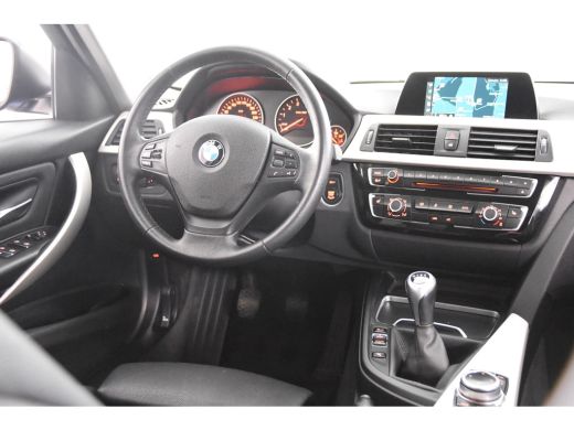 BMW 3 Serie 318i Touring *1ste Eigenaar*Leer*Navigatie*Stoelverwarming* ActivLease financial lease