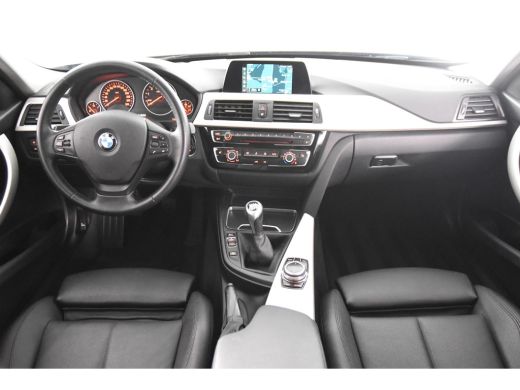 BMW 3 Serie 318i Touring *1ste Eigenaar*Leer*Navigatie*Stoelverwarming* ActivLease financial lease