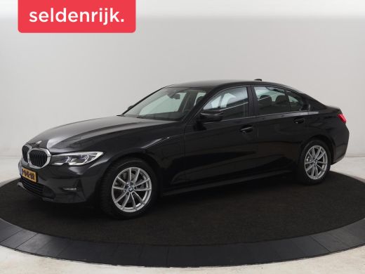 BMW 3 Serie 320e Business Edition Plus | Leder | Stoelverwarming | Live Cockpit | Carplay | Navigatie | Full ...