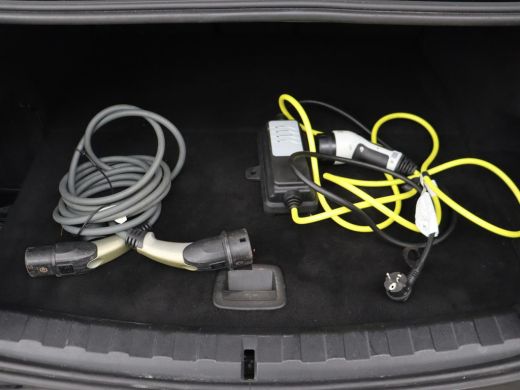 BMW 3 Serie 320e Business Edition Plus | Leder | Stoelverwarming | Live Cockpit | Carplay | Navigatie | Full ... ActivLease financial lease