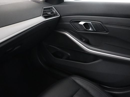 BMW 3 Serie 320e Business Edition Plus | Leder | Stoelverwarming | Live Cockpit | Carplay | Navigatie | Full ... ActivLease financial lease