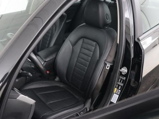 BMW 3 Serie 320e Business Edition Plus | Leder | Stoelverwarming | Live Cockpit | Carplay | Navigatie | Full ... ActivLease financial lease