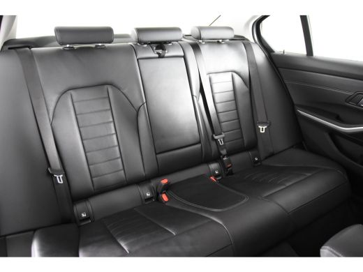 BMW 3 Serie 330e *1ste Eigenaar*Leer*Navigatie*Parkassist*Keyless* ActivLease financial lease
