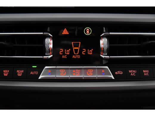 BMW 3 Serie 330e Touring *1ste Eigenaar*Leer*Navigatie* ActivLease financial lease