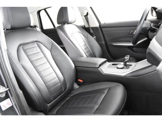 BMW 3 Serie 330e Touring *1ste Eigenaar*Leer*Navigatie* ActivLease financial lease